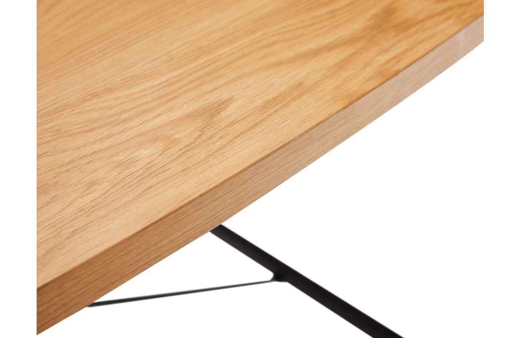 Table à manger BRODIE avec finition chêne et pieds métal noirs - 160x90 cm
