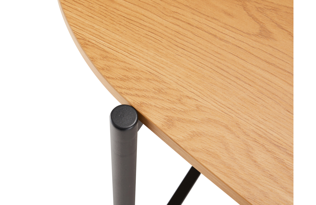 Table à manger BRODIE avec finition chêne et pieds métal noirs - 160x90 cm